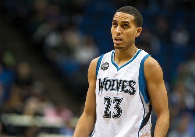 足坛年度十大新闻出炉，各界议论不断（年度足坛十大要闻揭晓，引发各界热议）