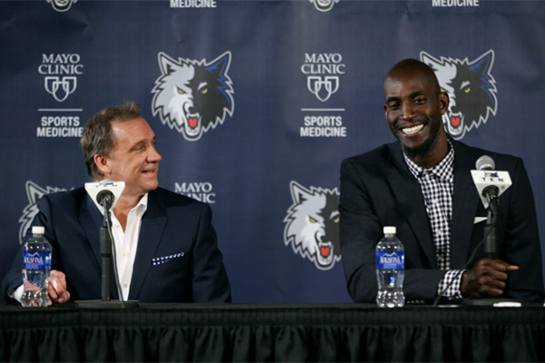 英媒：一名苏格兰球员膝盖受伤等待救护车近10小时，政府道歉（英媒：苏格兰一球员膝伤等待救护车近10小时，政府致歉）