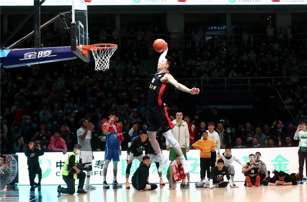 TA评红军面临问题：定位球防守成短板；球队压迫力不足（TA点出红军顽疾：定位球防守薄弱，整体压迫强度不足）