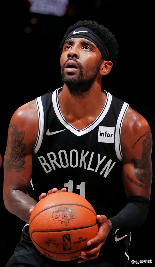 队记：此前被列入缺席名单的克莱，可以出战今天的比赛（队记：克莱从缺席名单移除，今日确认出战）